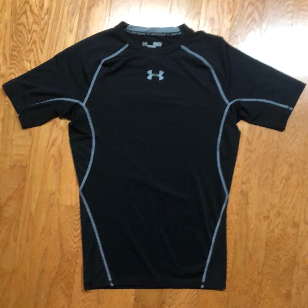 Men’s M black UnderArmour compression shirt
